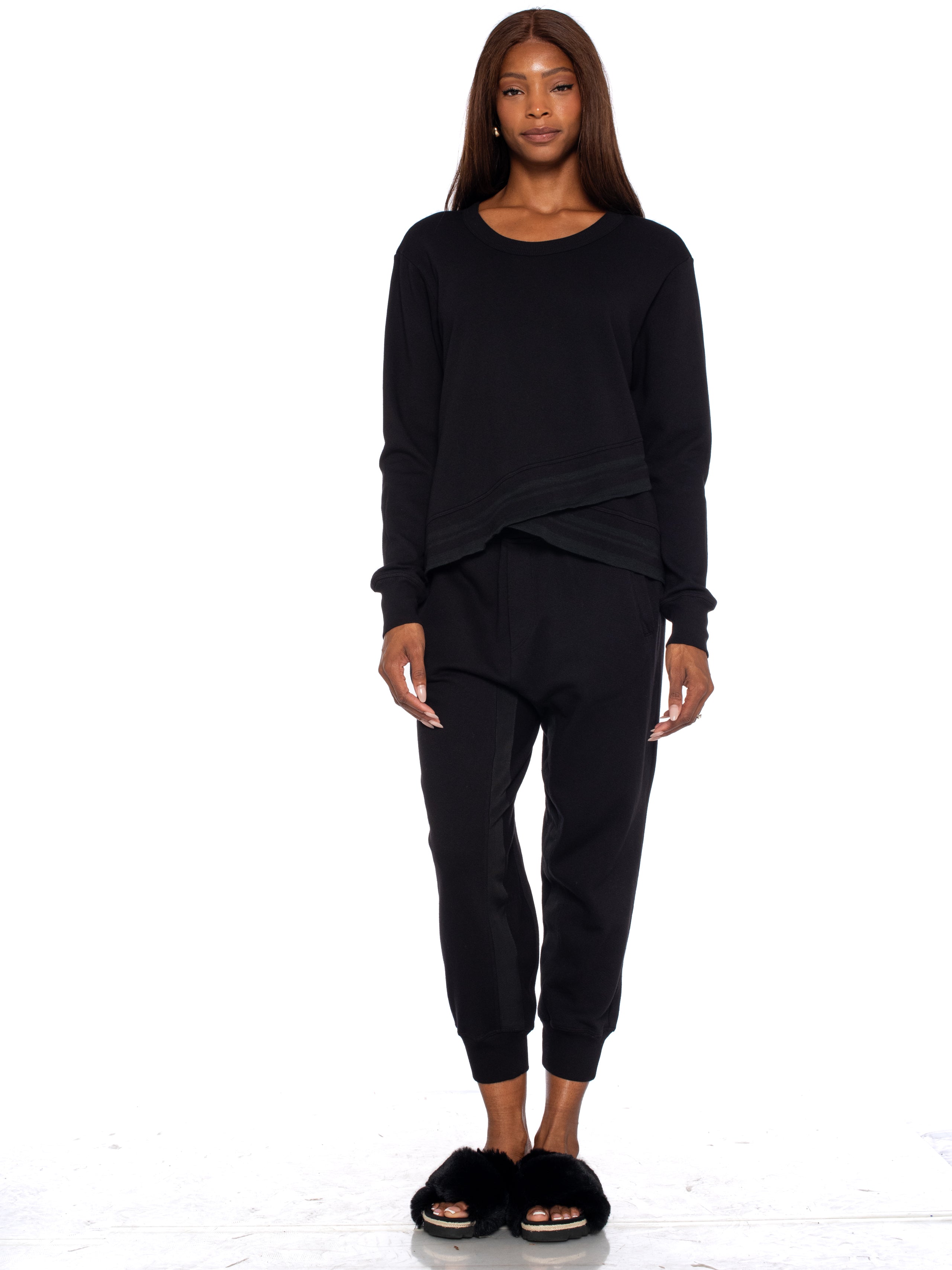 black sweatshirt#color_black