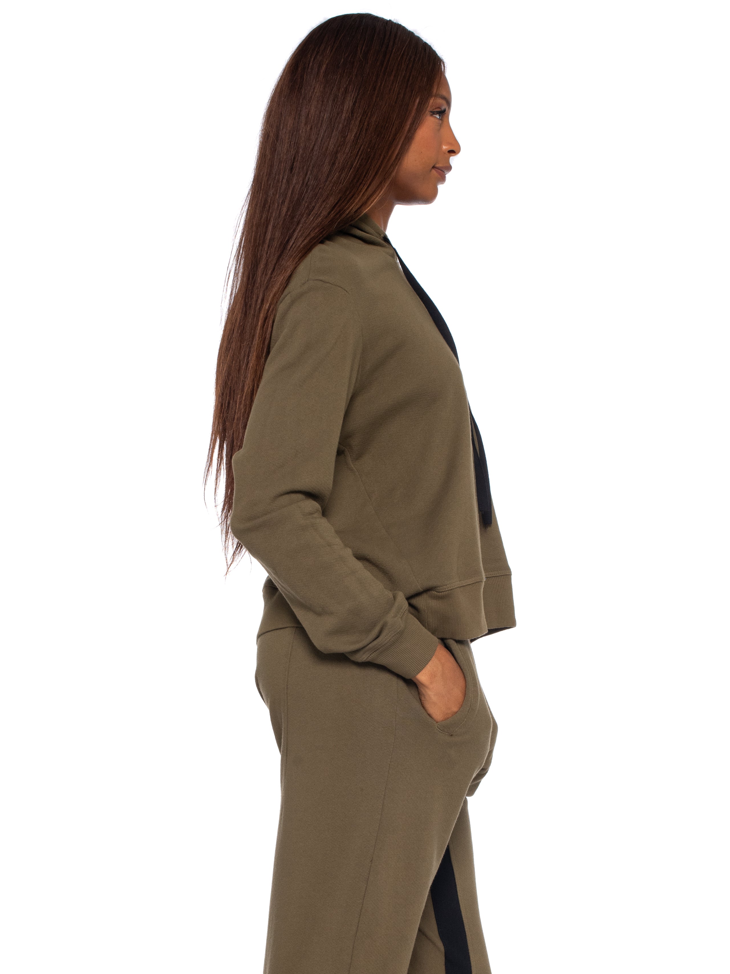 green sweatshirt#color_olive