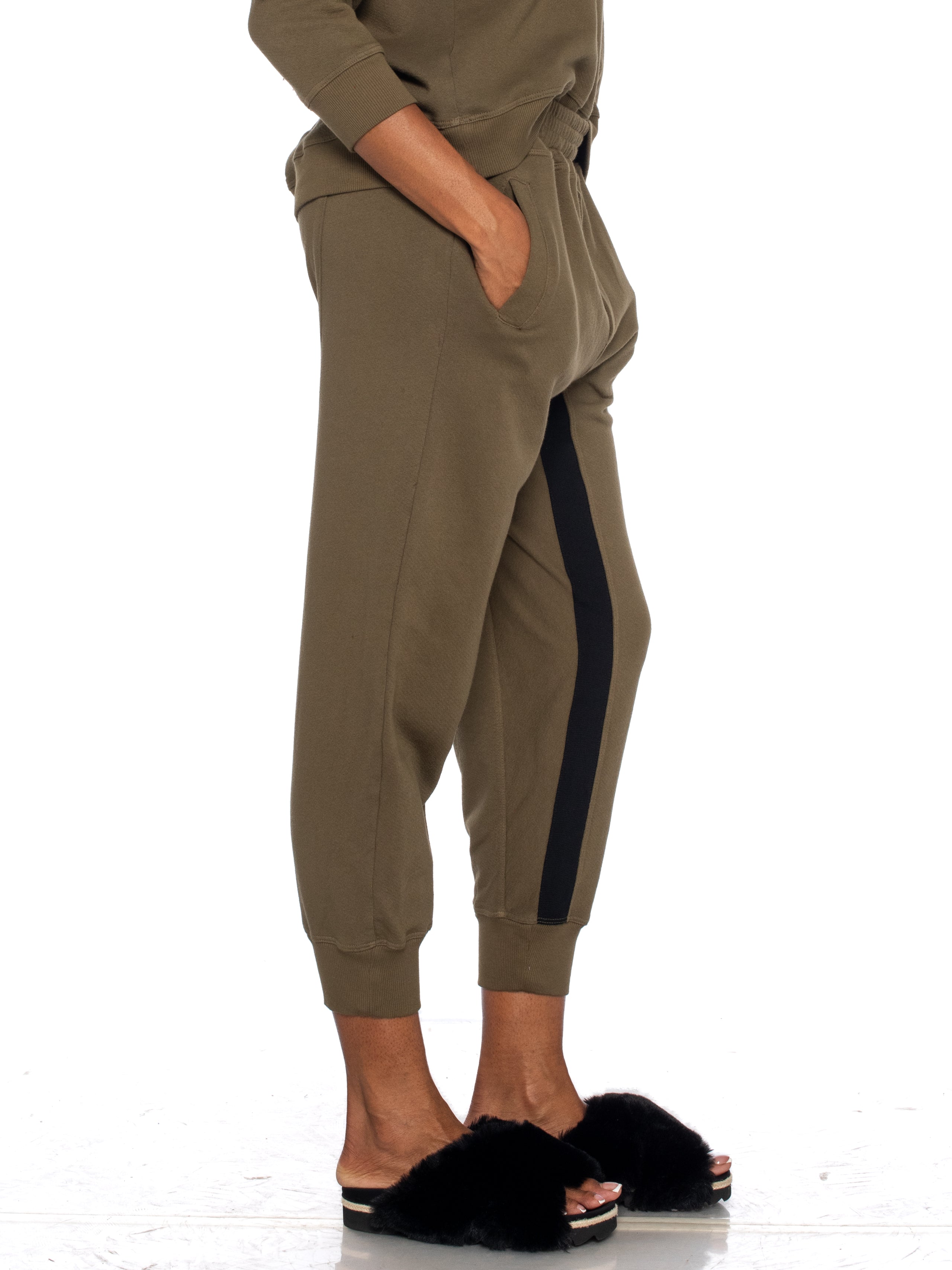 green pant#color_olive