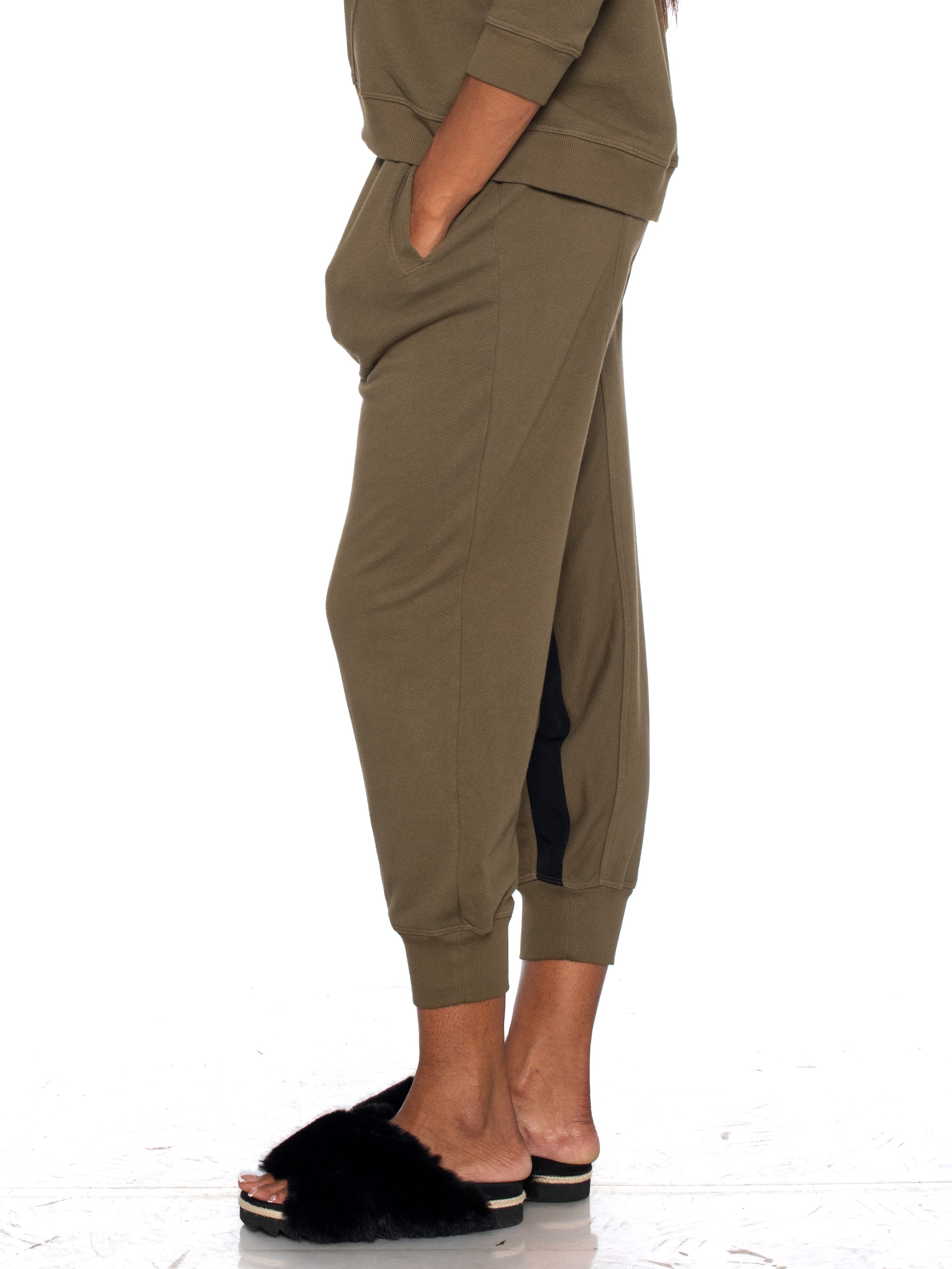 green pant#color_olive