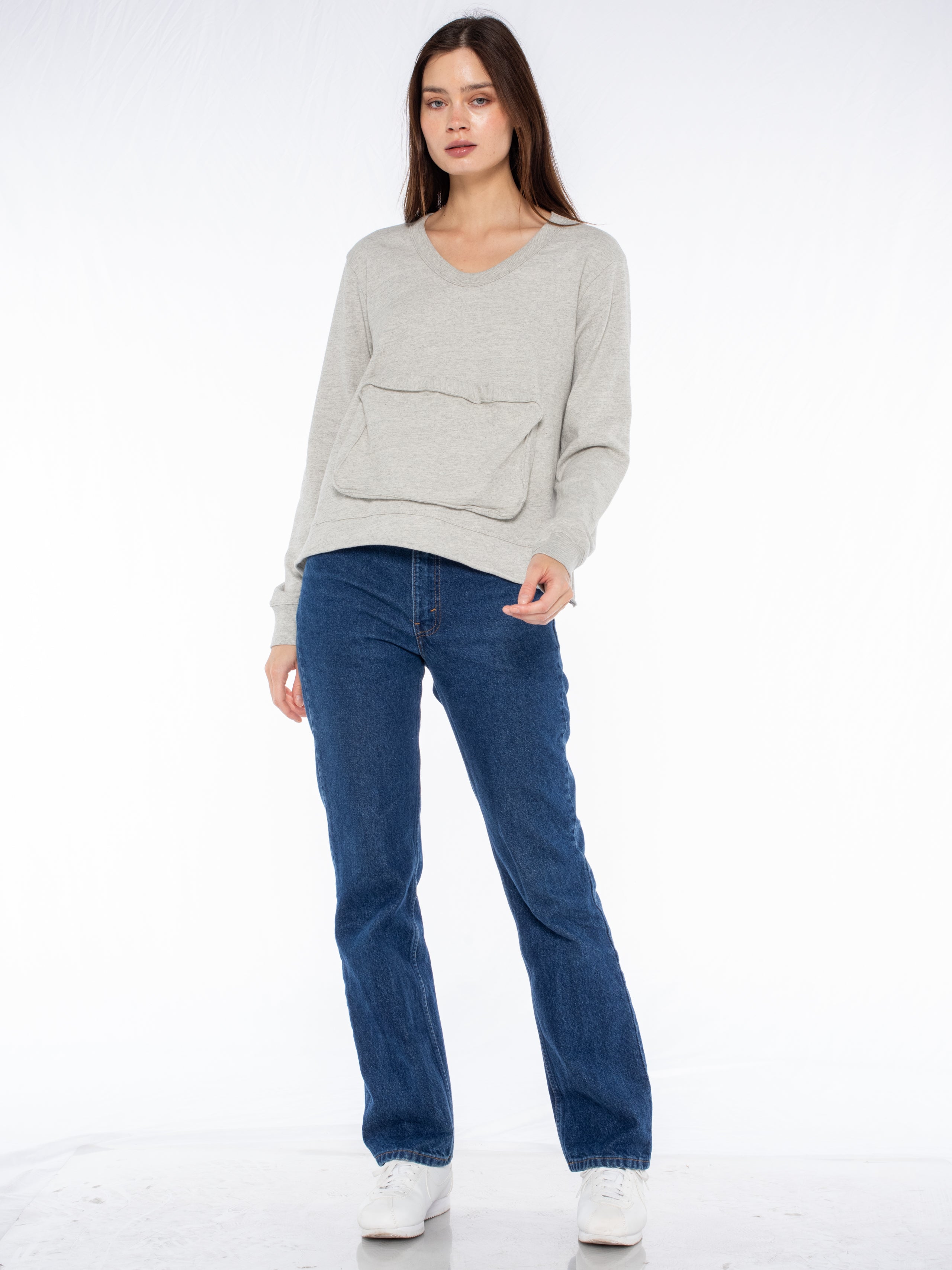 grey sweatshirt#color_grey heather