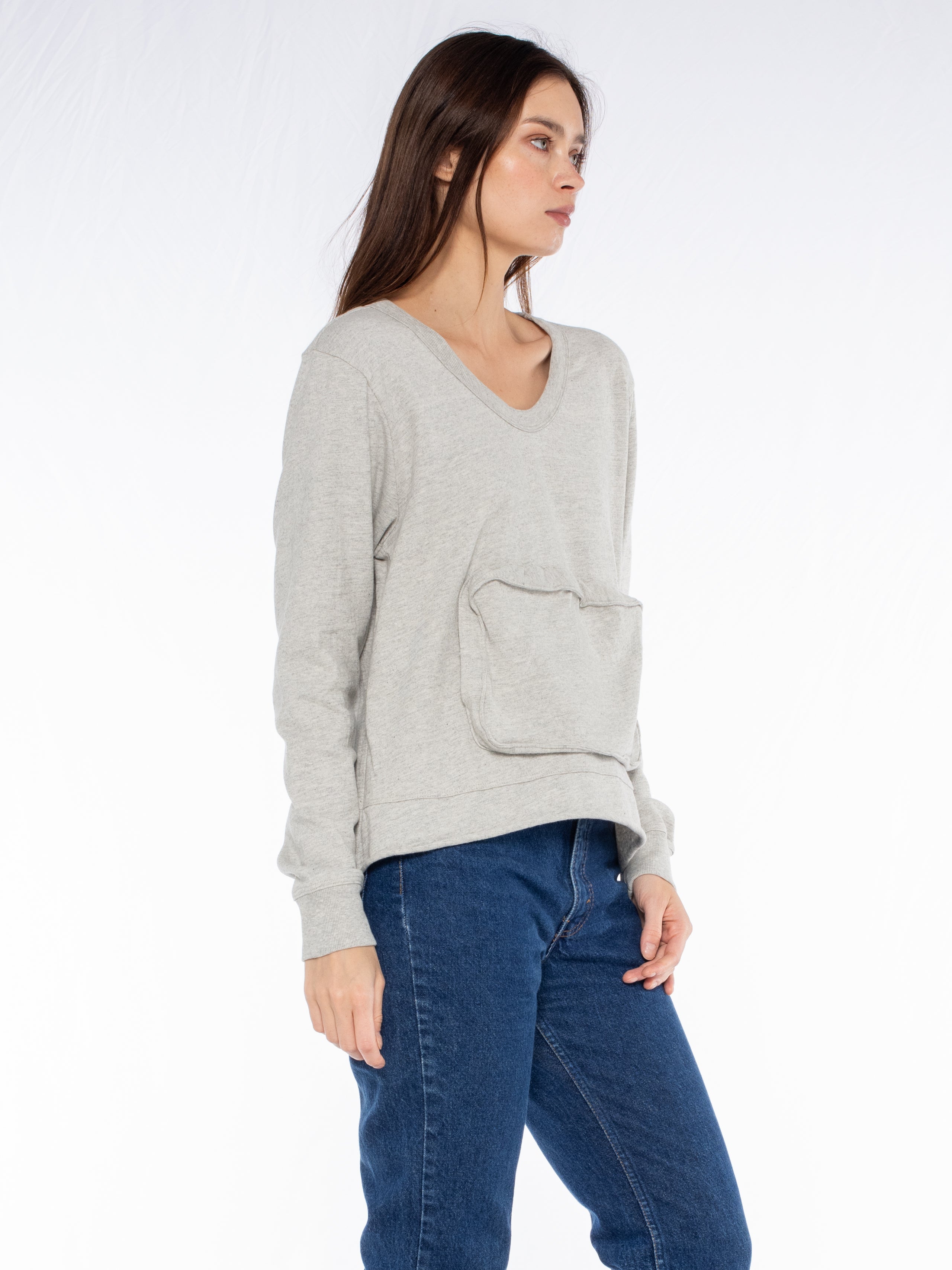 grey sweatshirt#color_grey heather