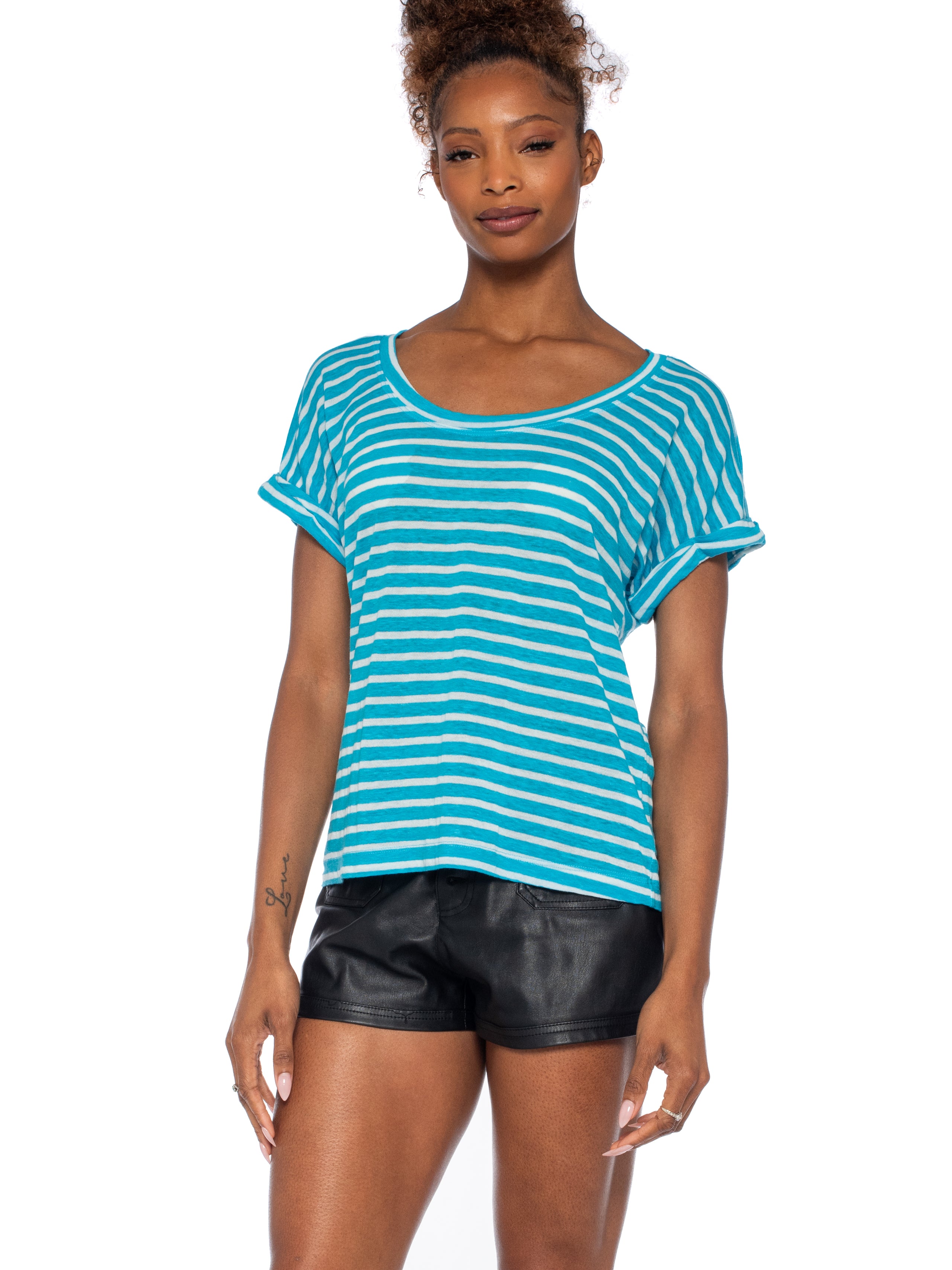 blue top#color_pacific-blue-white