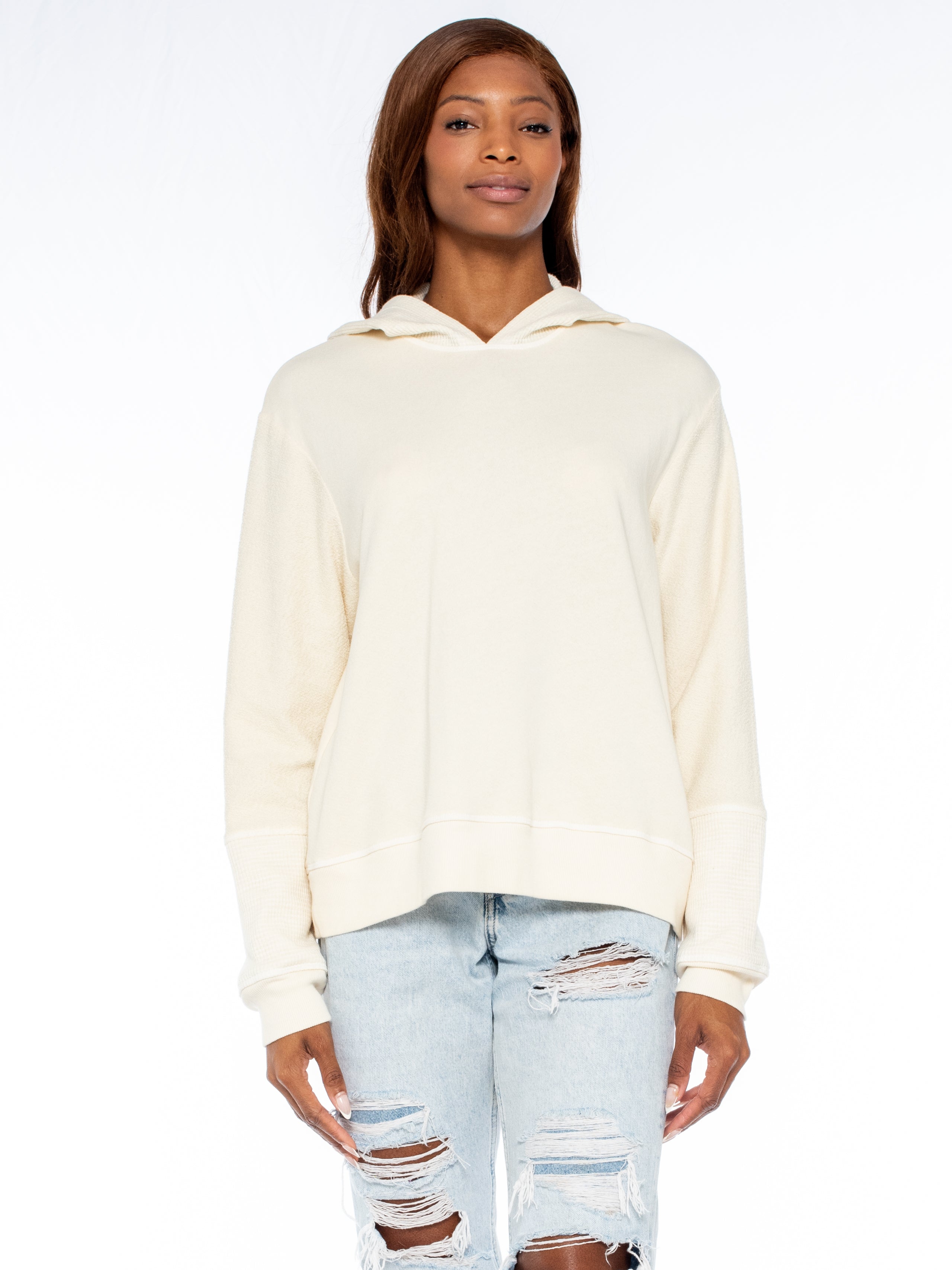 white sweatshirt#color_snow