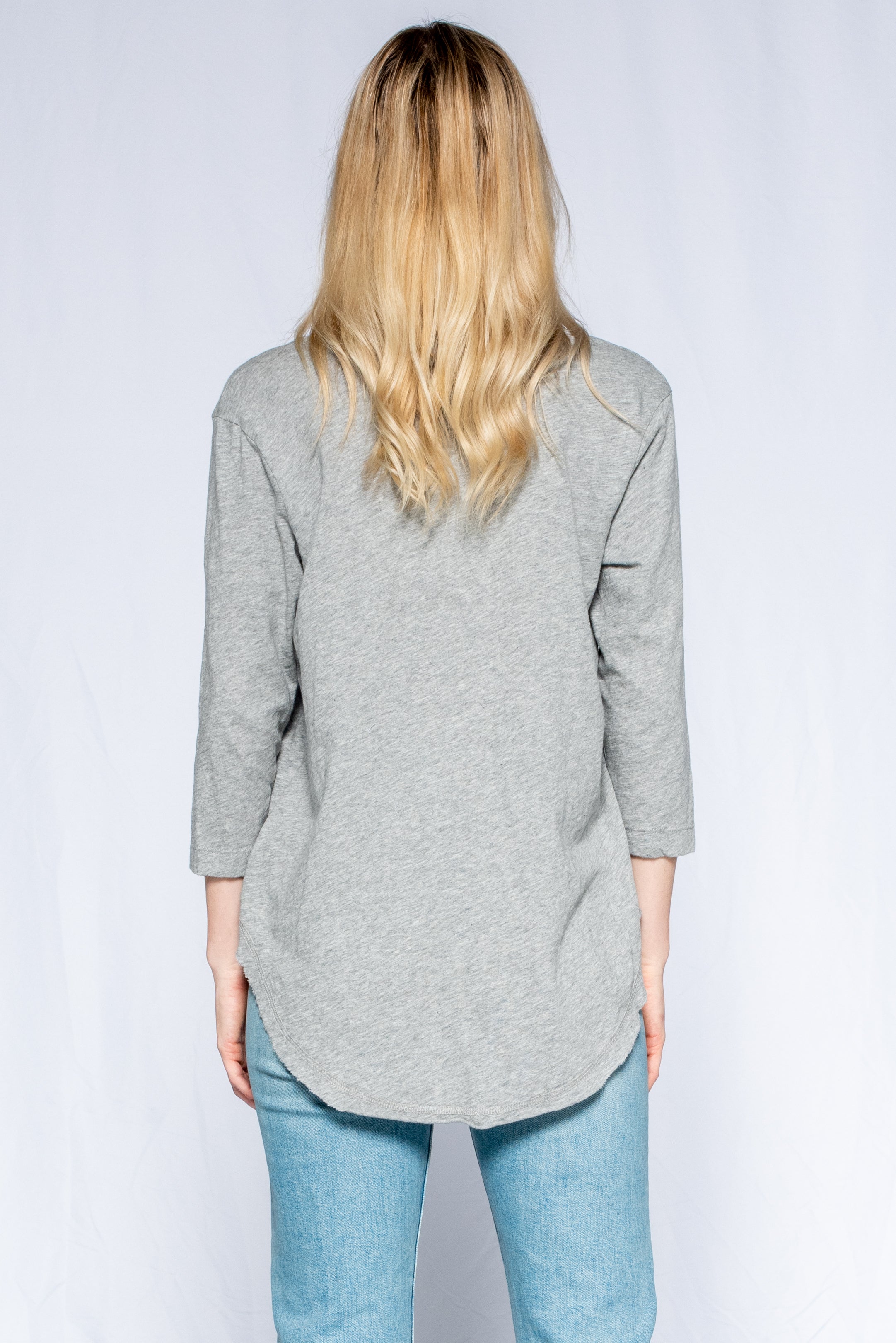 grey shirt#color_grey heather