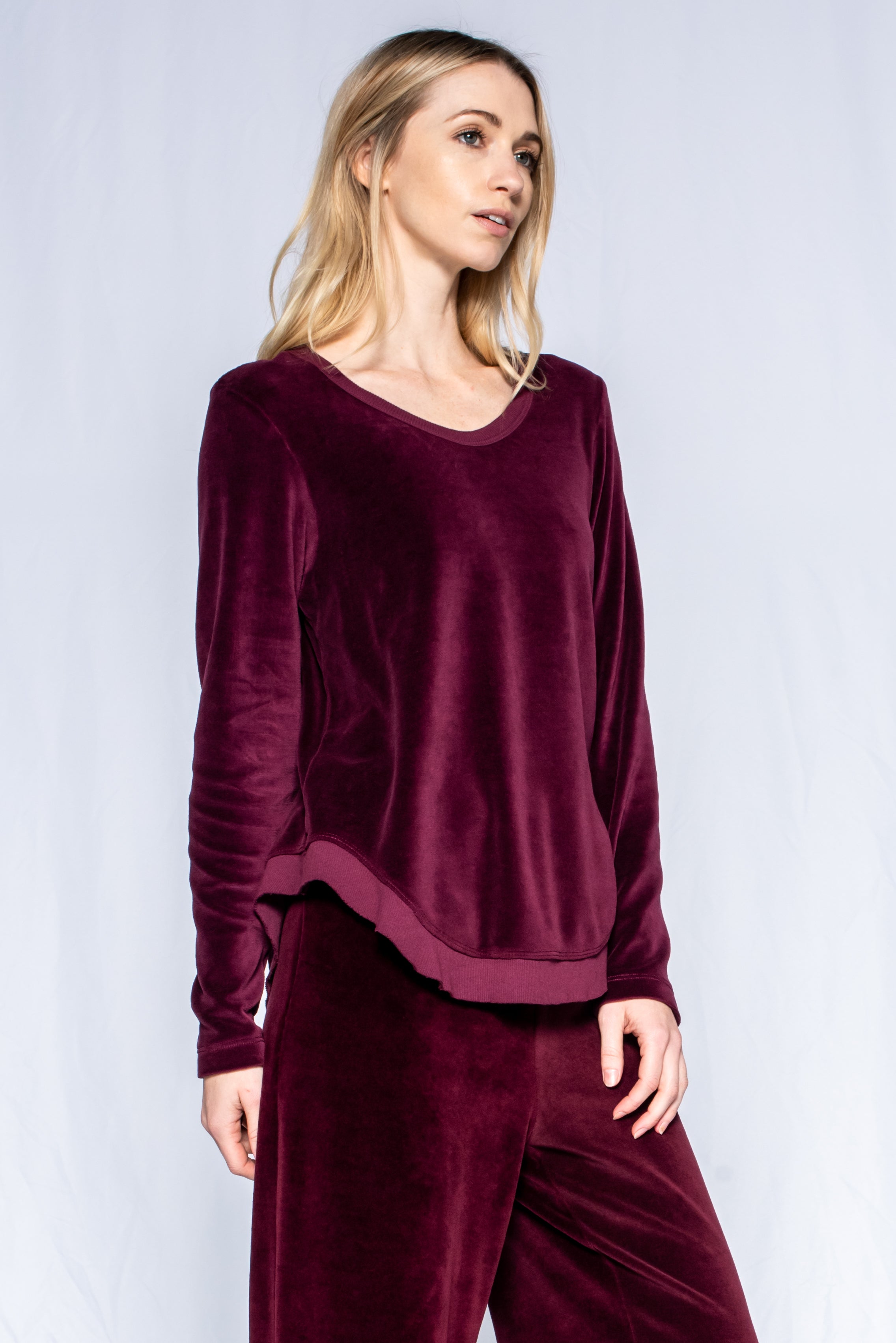 red sweatshirt#color_blood