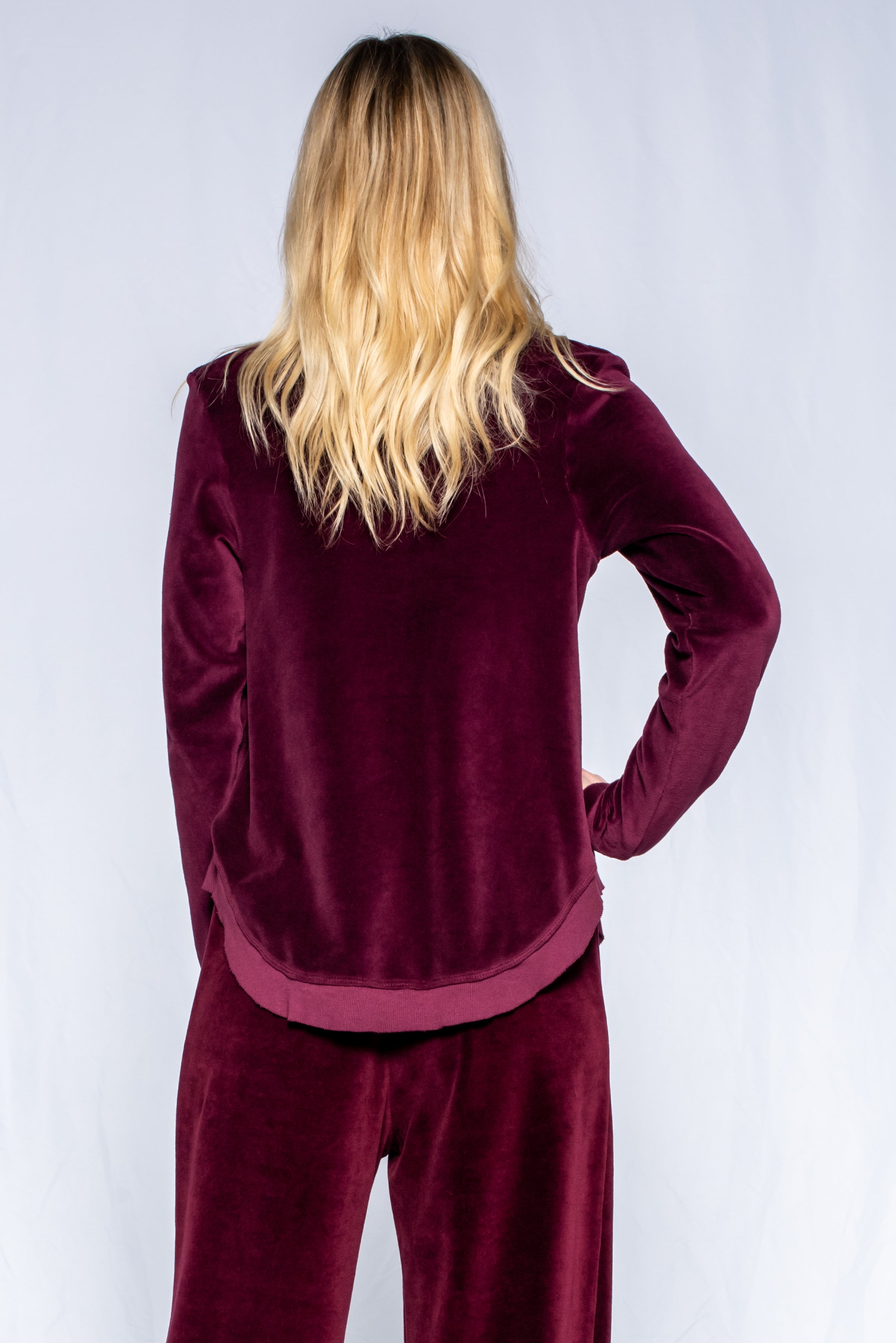 red sweatshirt#color_blood