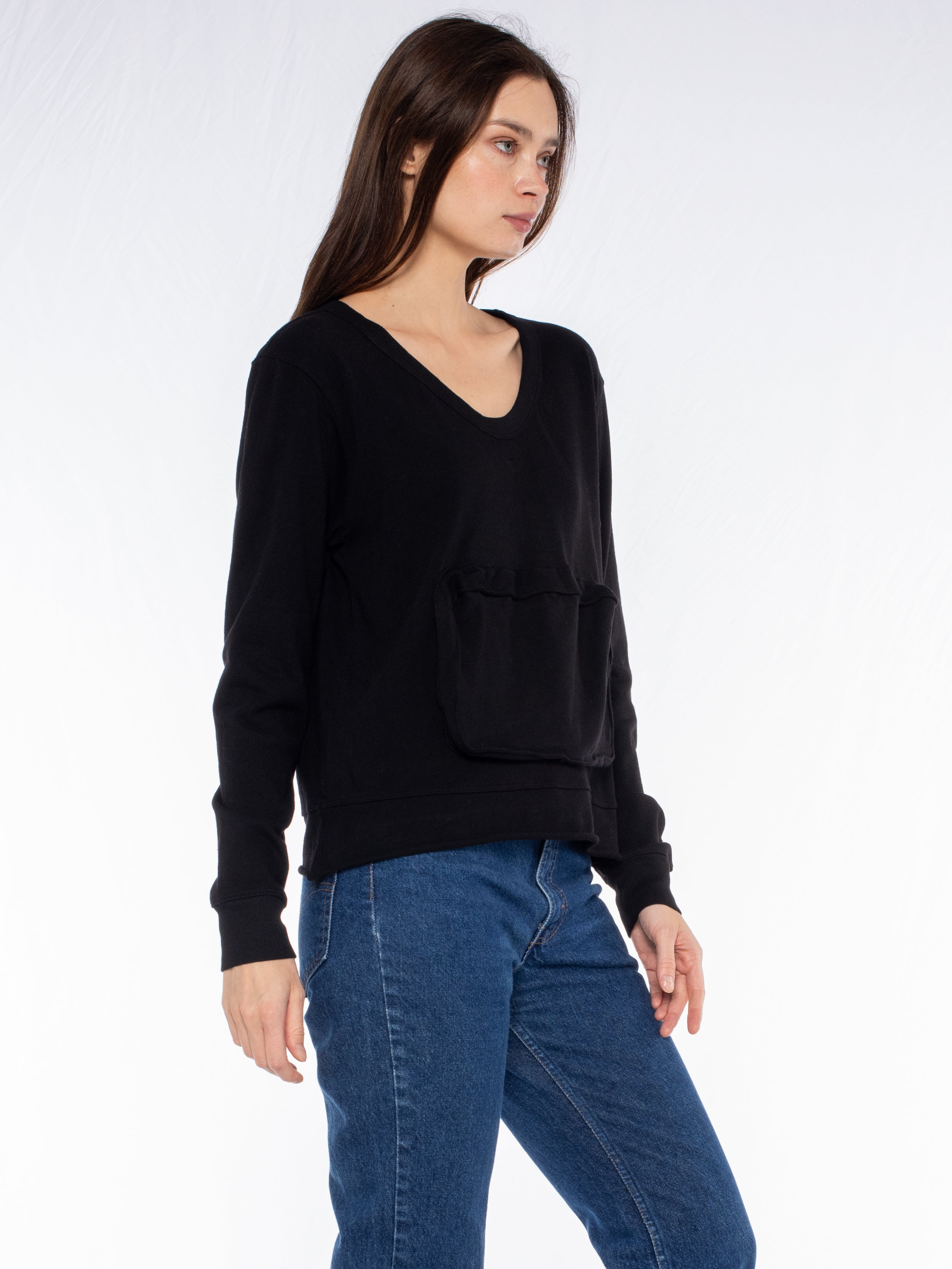 black sweatshirt#color_black