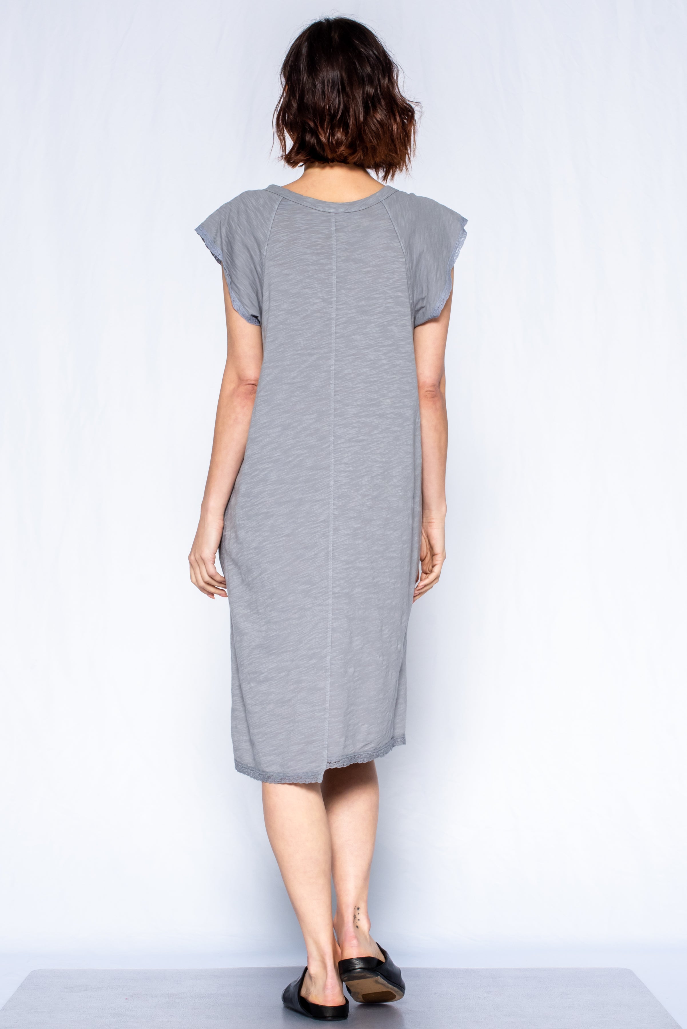 grey dress#color_steel