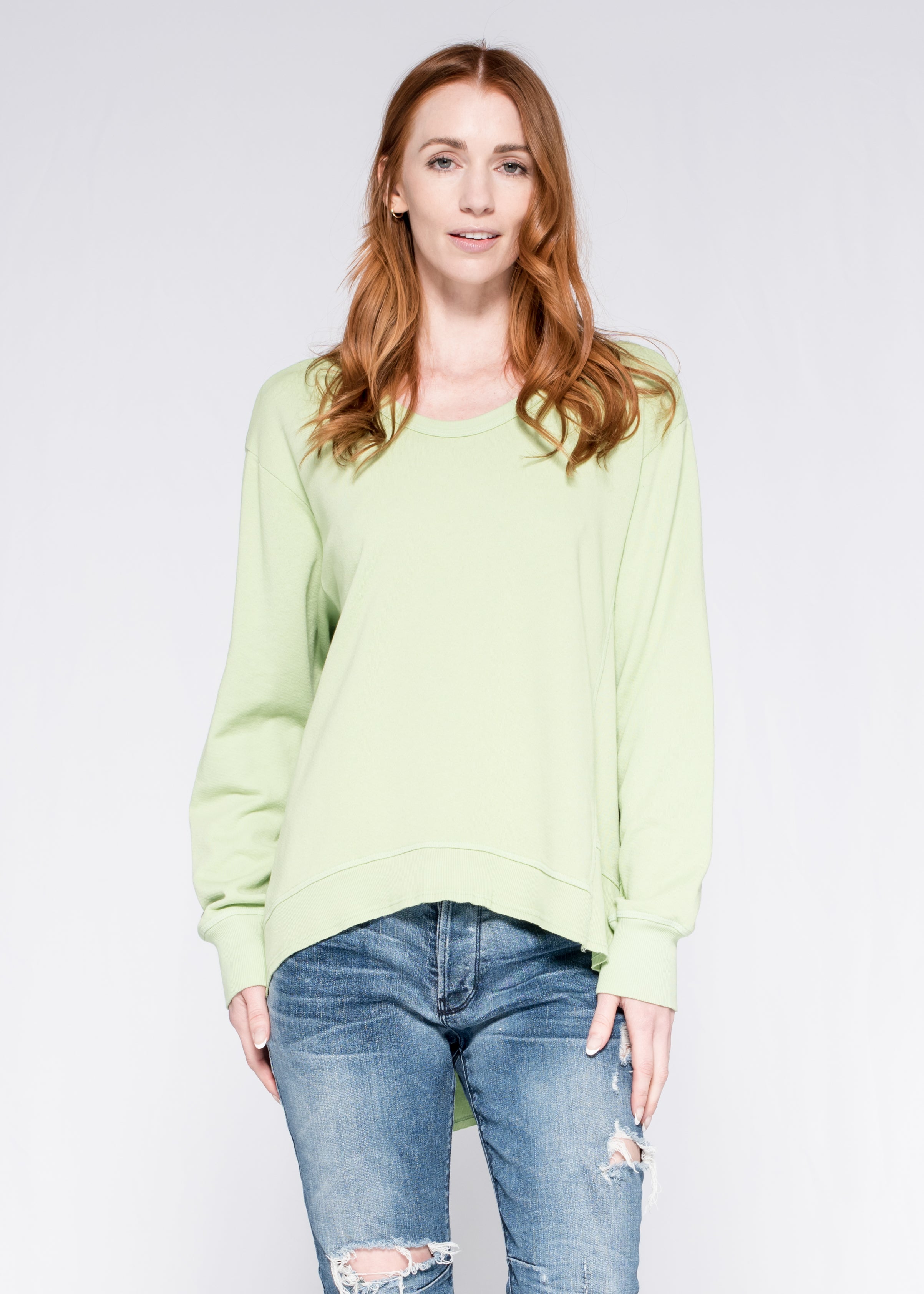green sweatshirt#color_green-apple